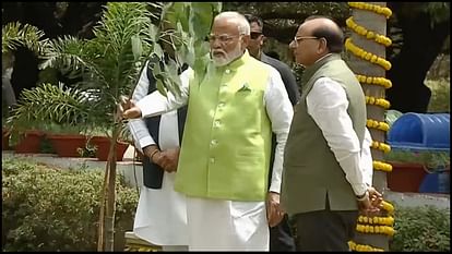  प्रधानमंत्री मोदी ने विश्व पर्यावरण दिवस पर शुरू किया ‘एक पेड़ मां के नाम’ अभियान