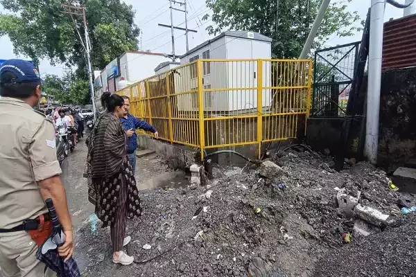  डीएम ने विभिन्न स्थलों का निरीक्षण कर परखी जल निकासी व्यवस्था
