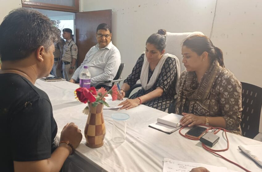  जिलाधिकारी श्रीमती सोनिका की अध्यक्षता में तहसील दिवस जा आयोजन किया