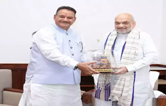  गणेश जोशी ने सहकारिता मंत्री शाह से की भेंट