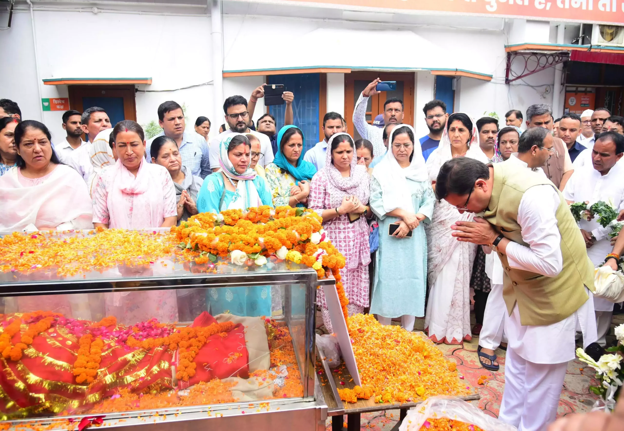  मुख्यमंत्री धामी ने विधायक शैलारानी को दी श्रद्धांजलि