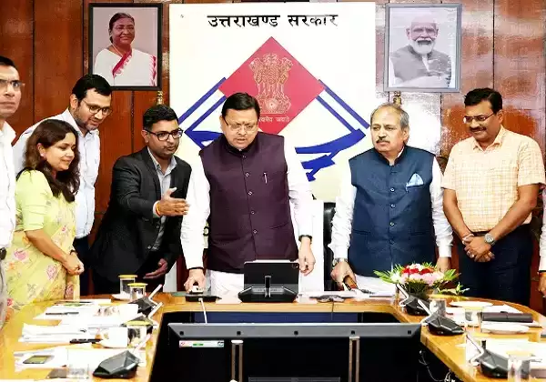  उत्तराखंड के अम्ब्रेला ब्रांड ‘हाउस ऑफ हिमालयाज’ एवं अमेजान इंडिया के बीच एमओयू, सीएम धामी ने की ऑनलाइन खरीदारी
