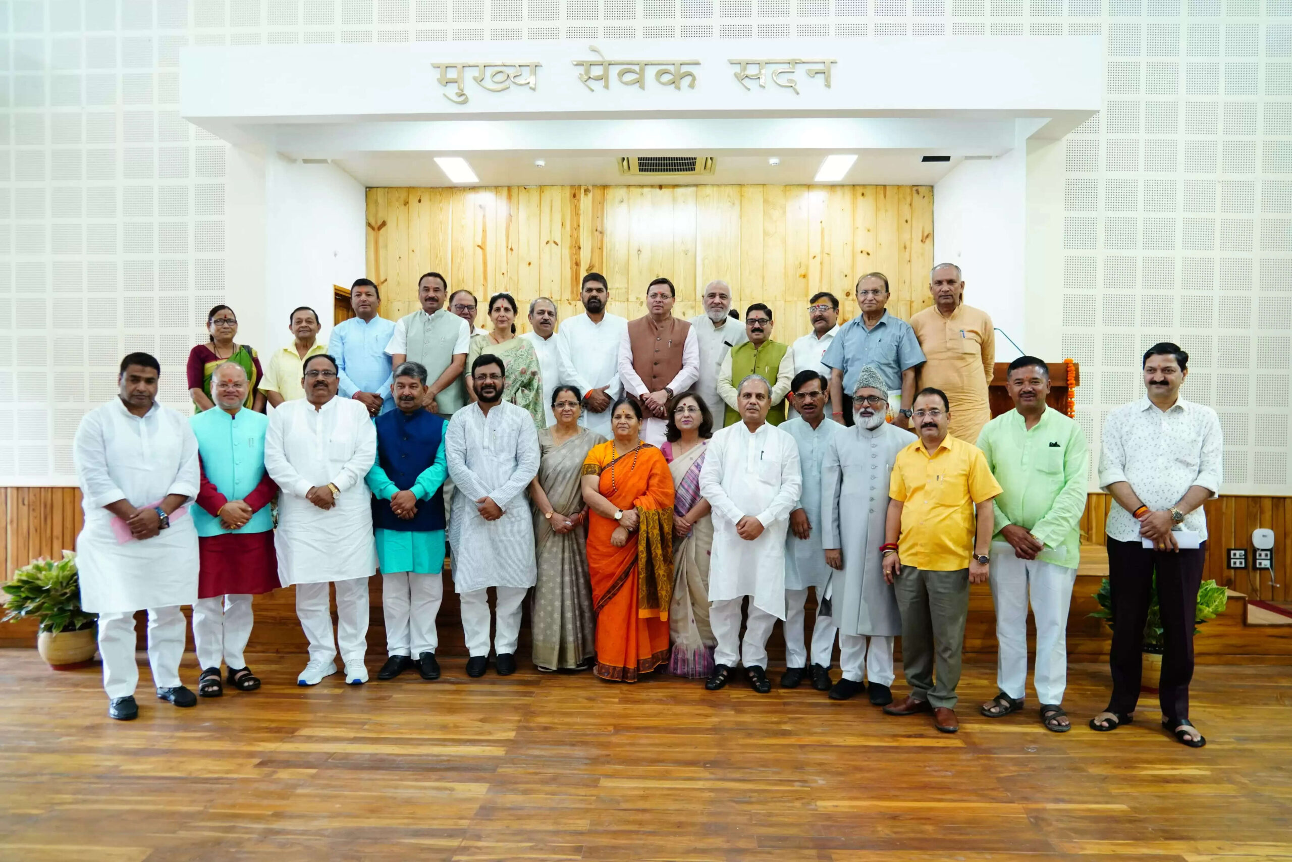 मुख्यमंत्री ने दायित्वधारियों से की विकास संबंधी चर्चा