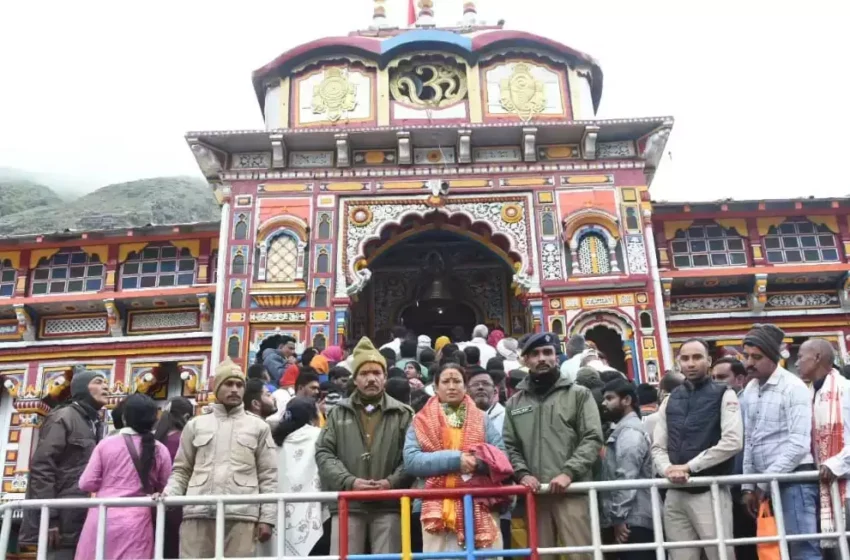  मंत्री रेखा आर्या ने भगवान बदरी विशाल के किए दर्शन