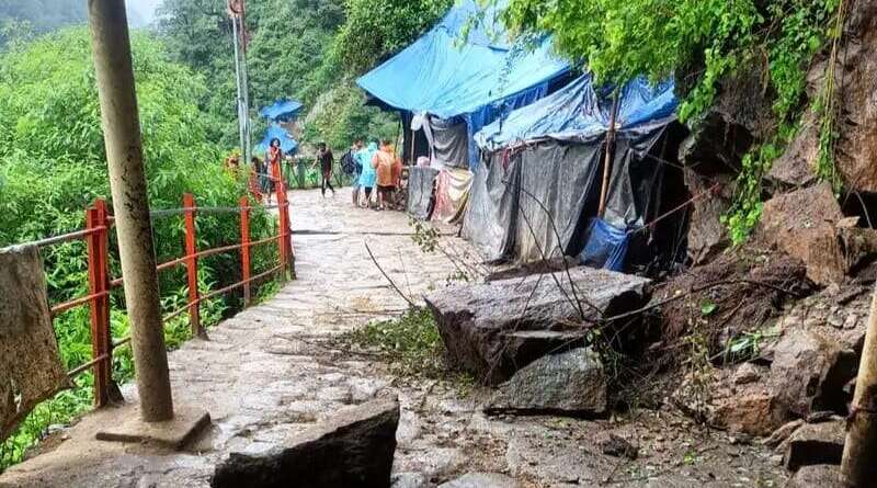  केदारनाथ पैदल यात्रा मार्ग पर पहाड़ी से गिरे बोल्डरों की चपेट में आने से तीन की मौत, पांच घायल