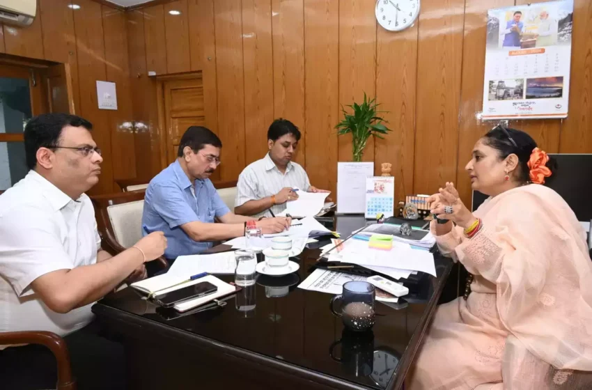  ऋतु खंडूरी ने जन समस्याओं पर त्वरित कार्यवाही करने के लिए अधिकारियों को दिए निर्देश