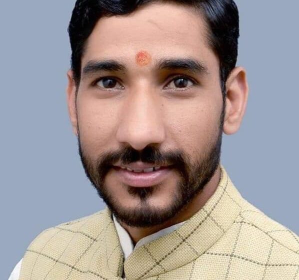  रक्षा बंधन दोपहर 01:31 के बाद (भद्रा समाप्ति) पर किया जाएगा