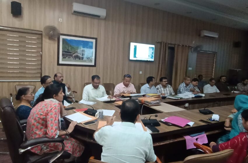  आज ऋषिपर्णा सभागार में नगर निगम क्षेत्रान्तर्गत वार्डाे का नवीन परीसीमन के सम्बन्ध मे दावे / आपत्तियों के की सुनवाई की