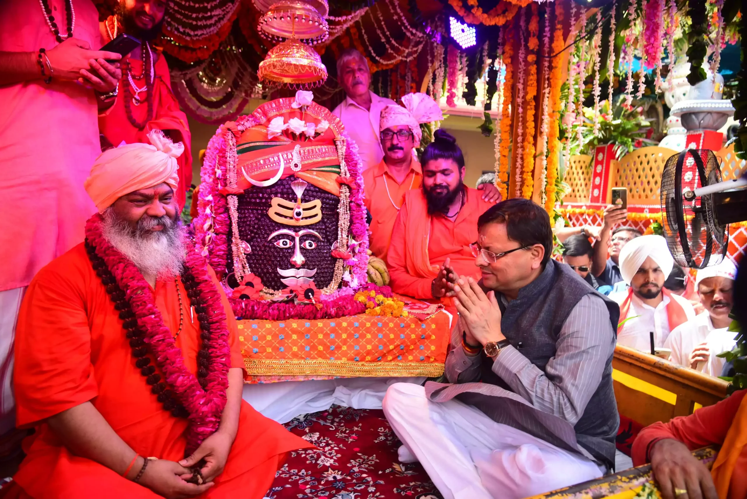  टपकेश्वर महादेव की भव्य शोभायात्रा में भक्ति-भाव से लबरेज दिखे मुख्यमंत्री धामी