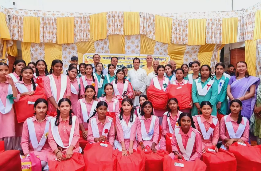  क्षेत्रीय विधायक प्रेमचंद ने वरिष्ठ नागरिकों और मेधावी छात्राें को किया सम्मानित