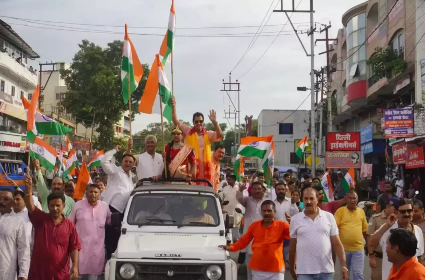  ऋषिकेश में तिरंगा यात्रा में सांसद त्रिवेंद्र रावत बाेेले- जन-जन को राष्ट्रवाद से जोड़ेगा हर घर तिरंगा अभियान