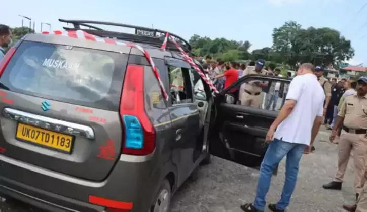  कार में मिली महिला पुरुष की लाश मिलने से सनसनी