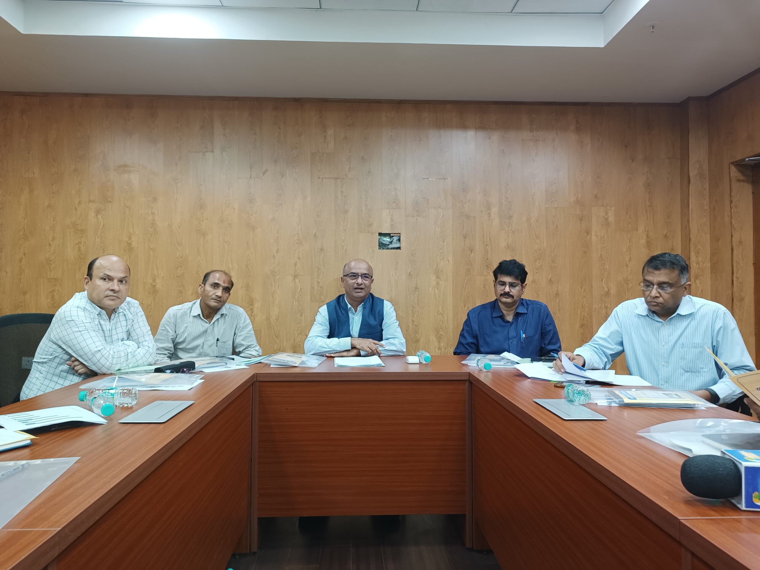 यूजेवीएन लिमिटेड के मुख्यालय उज्ज्वल में निगम के प्रबंध निदेशक डॉ संदीप सिंघल द्वारा एक प्रेस कॉन्फ्रेंस का आयोजन किया गया