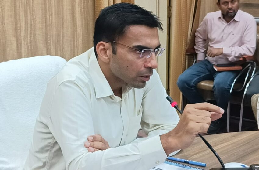  जनपद देहरादून में जल्द दिखेंगे ईवी चार्जिंग स्टेंशन,युद्धस्तर पर चल रही है कार्यवाही, डीएम ने कसी कमर