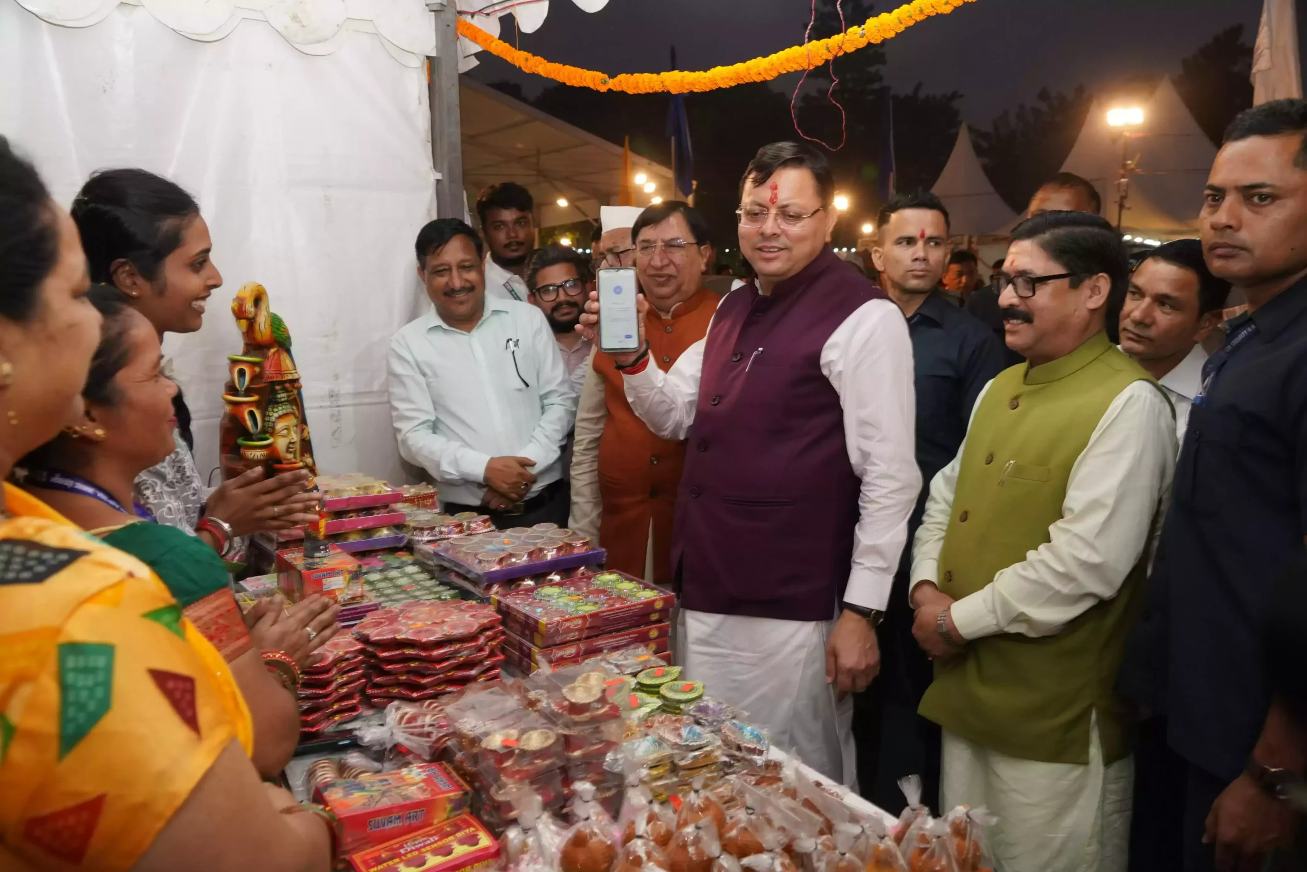  अपने परिश्रम और स्थानीय उत्पादों के माध्यम से महिलाएं आजीविका चलाने का कार्य कर रही हैं : मुख्यमंत्री धामी