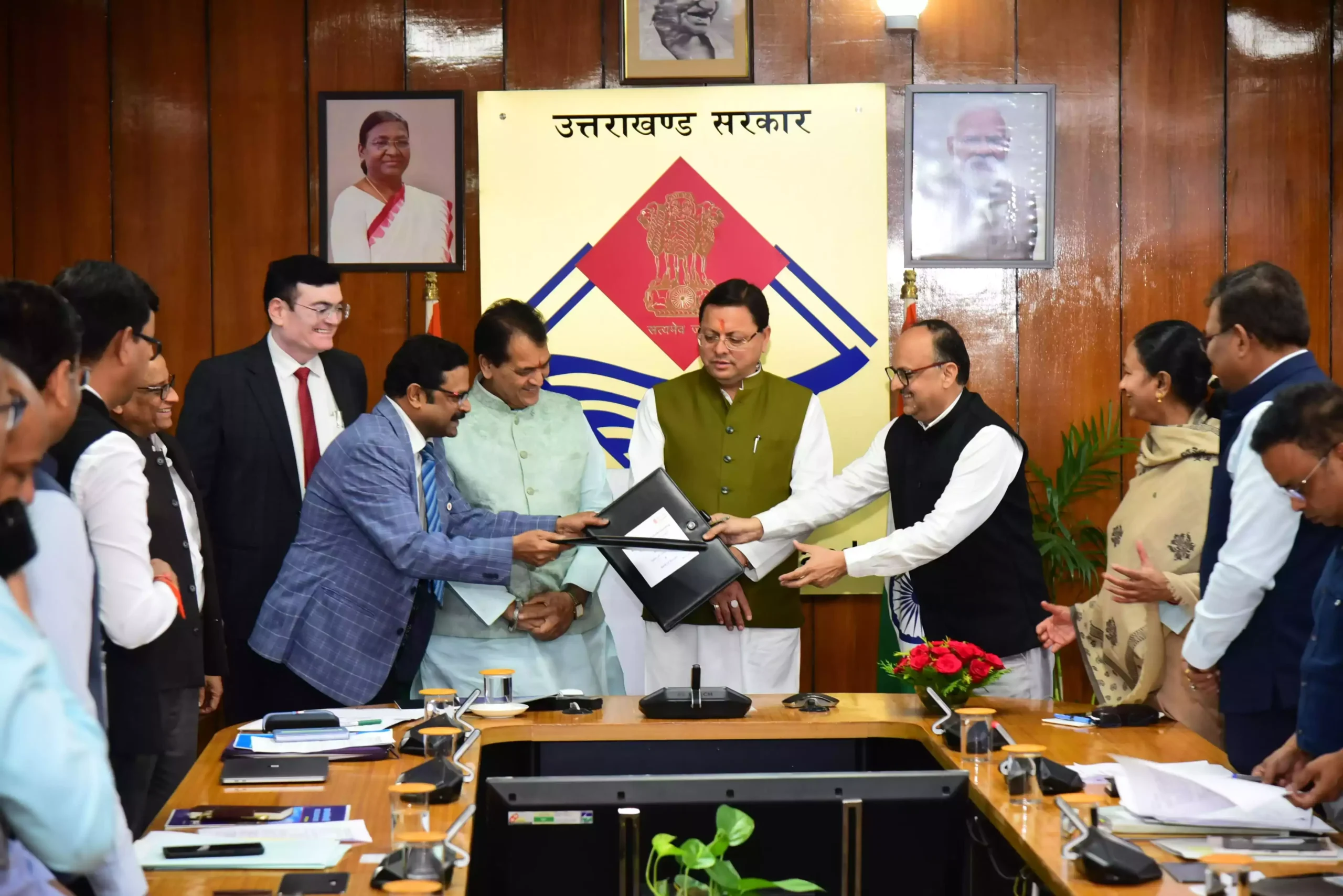  उत्तराखंड सरकार ने पांच बैंकों के साथ किया अनुबंध, कर्मचारियों को मिलेगा लाभ