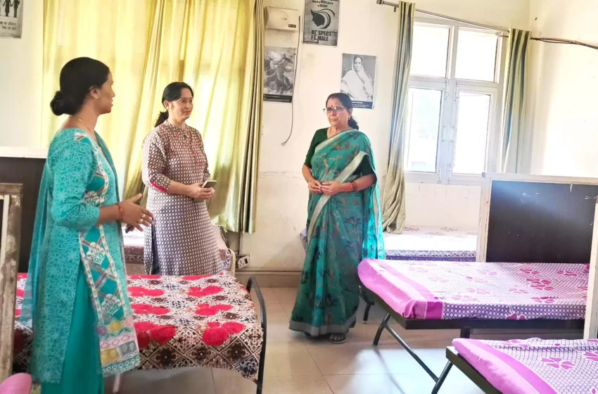  राज्य महिला आयोग की अध्यक्ष ने सखी वन स्टॉप सेंटर का किया निरीक्षण
