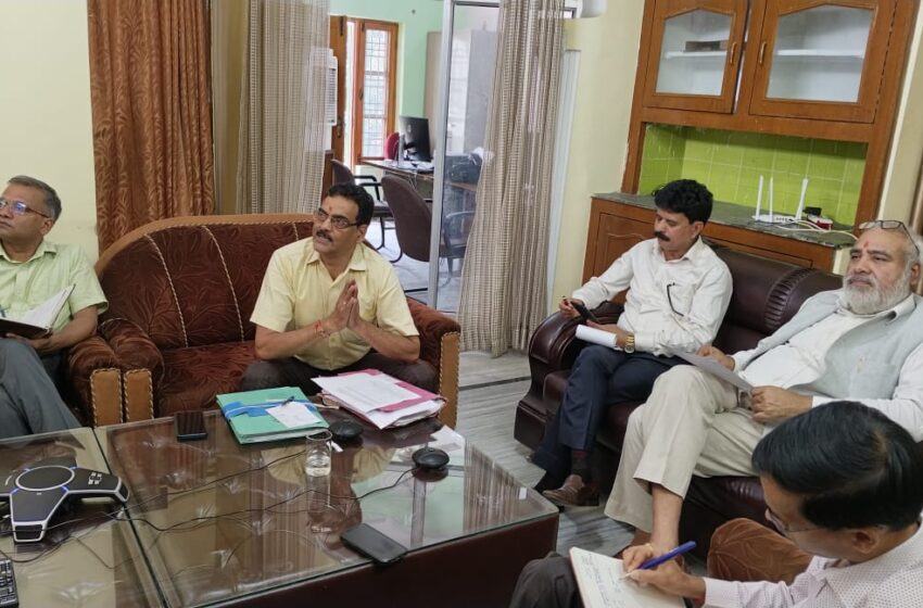  श्री ज्योति प्रसाद गैरोला, मा० उपाध्यक्ष, राज्य स्तरीय बीस सूत्री कार्यक्रम एवं कार्यान्वयन समिति द्वारा समस्त विभागों के नोडल अधिकारियों के साथ ऑनलाइन समीक्षा बैठक की