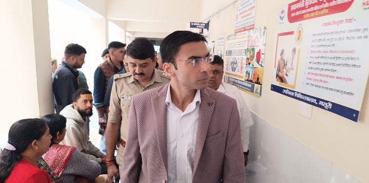  चिकित्सालय में आर्थो ओटी संचालित करने तथा चिकित्सालय में ब्लड स्टोरेज बनाने की दिशा में प्रक्रिया तेज करने के निर्देश