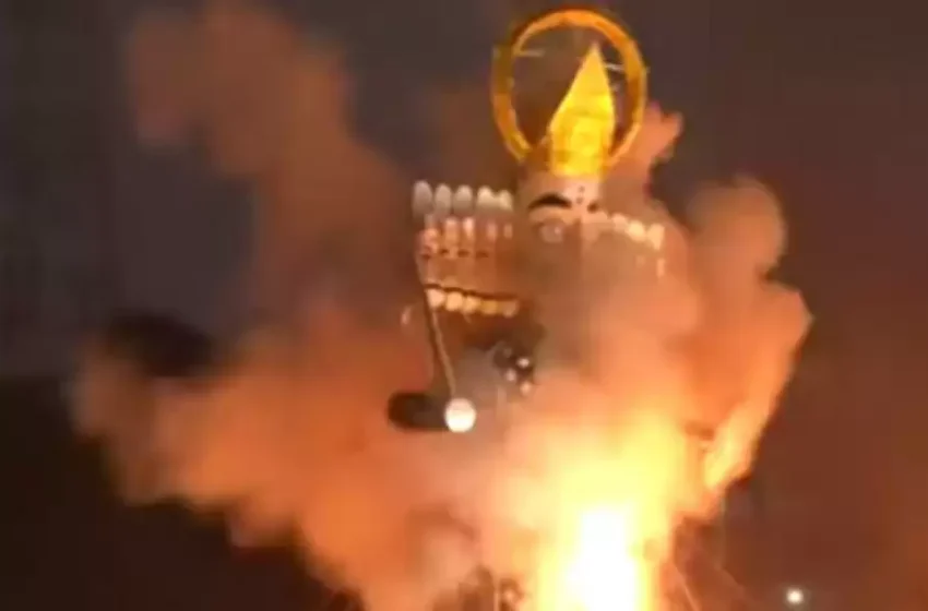  धू-धू कर जला रावण, मुख्यमंत्री धामी बोले- राम के आदर्शों को पालन करना होगा