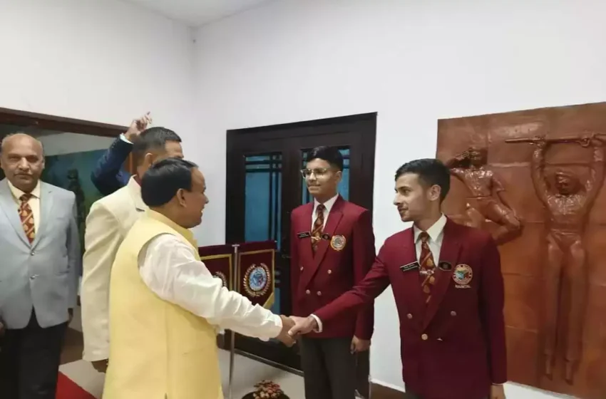  शिक्षा मंत्री रावत ने सैनिक स्कूल घोड़ाखाल का किया भ्रमण, शैक्षणिक गतिविधियों के बारे में ली जानकारी