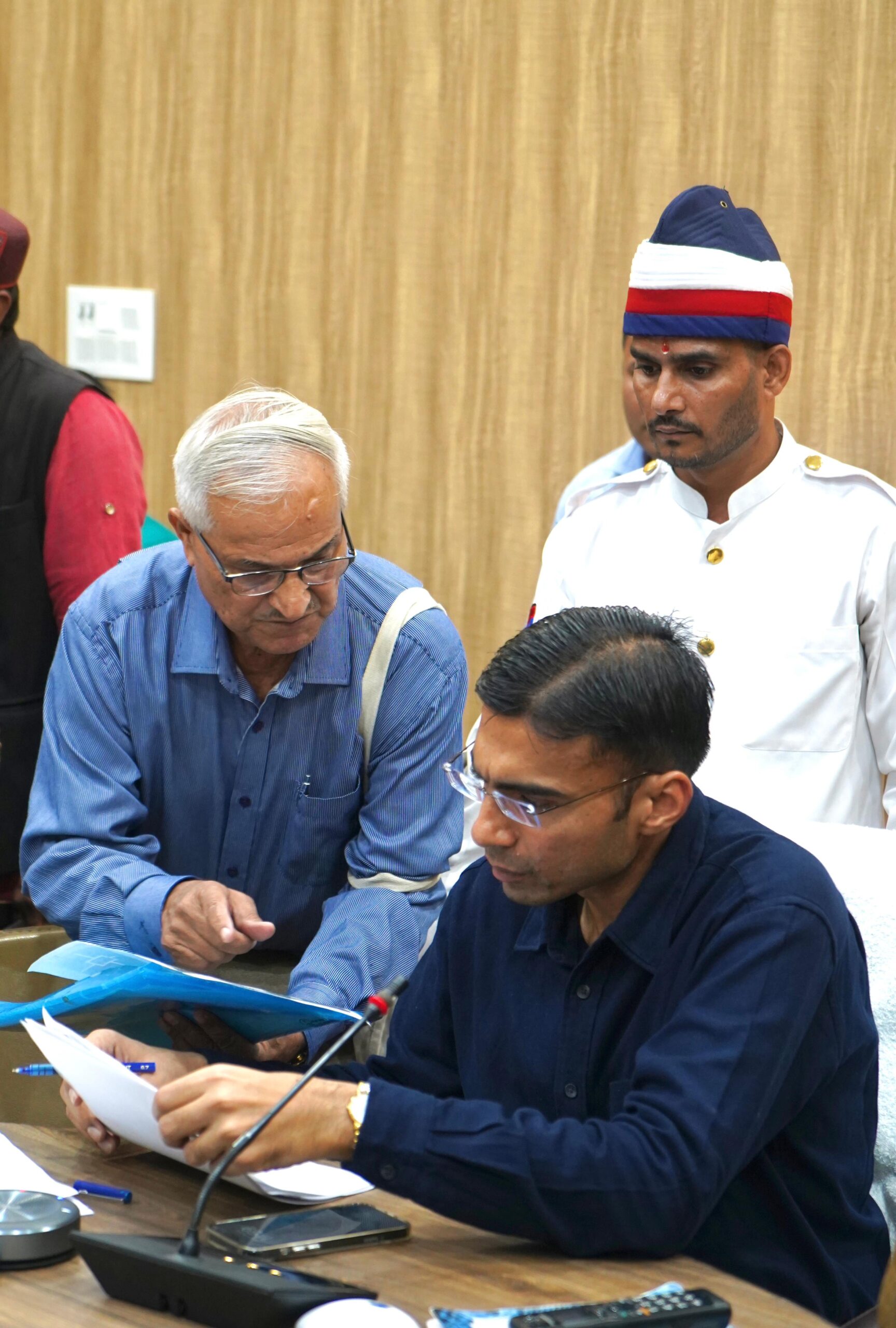  जिलाधिकारी सविन बंसल की अध्यक्षता में आज ऋषिपर्णा सभागार कलेक्टेªट में जनता दर्शन/जनसुनवाई कार्यक्रम का आयोजन किया