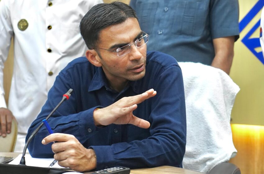  सरकारी स्कूलों के बच्चों को आधुनिक सुविधा व पढाई के साथ ही खेल के लिए अच्छा माहौल उपलब्ध कराना है लक्ष्य : डीएम