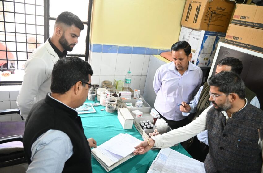  जिलाधिकारी के कड़े निर्देश हैं कि अस्पताल में आने वालों को किसी भी प्रकार की असुविधा ना हो : सीडीओ