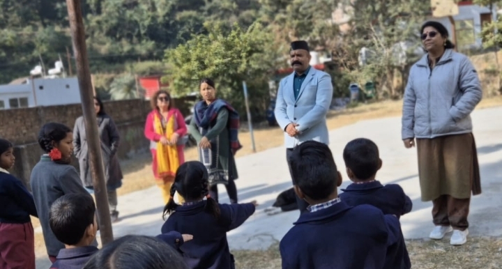  राजकीय पूर्व माध्यमिक विद्यालय चामासारी और राजकीय प्राथमिक विद्यालय चौकी चुंगी चामासारी के शिक्षकों और छात्रों द्वारा संयुक्त रूप से बड़े ही धूमधाम से संविधान दिवस मनाया गया