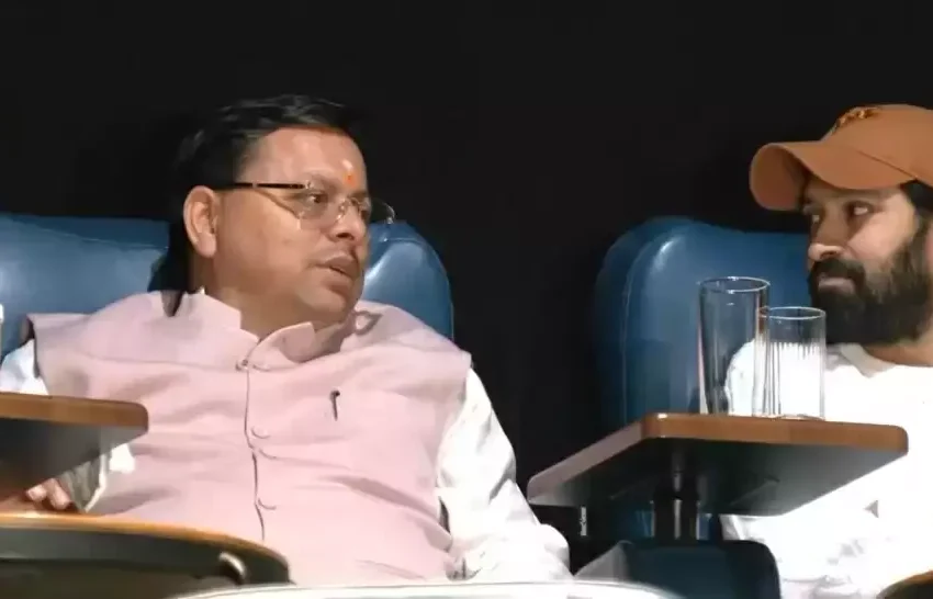  मुख्यमंत्री ‘फ़िल्म द साबरमती रिपोर्ट’ देखने पहुंचे