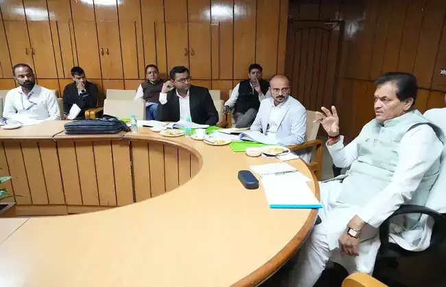  विकास कार्यों में गुणवत्ता का विशेष ध्यान रखें अधिकारी : मंत्री प्रेम चंद अग्रवाल