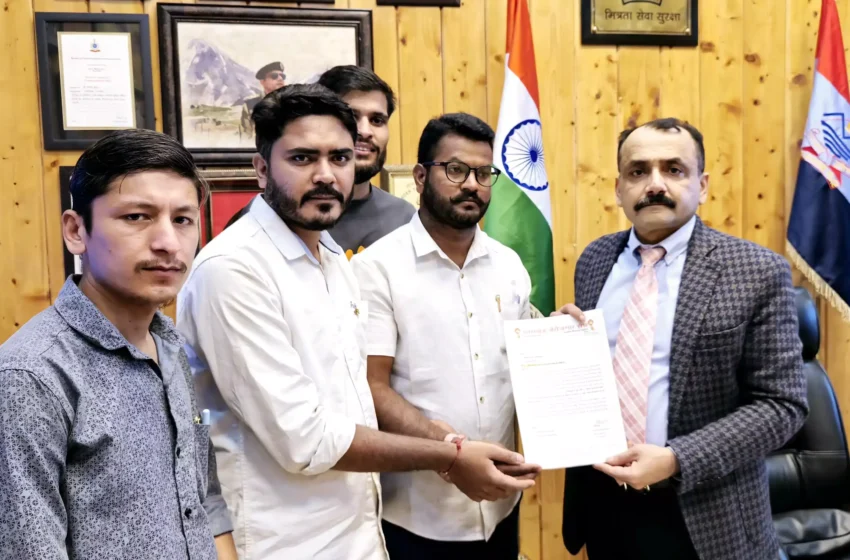  पुलिस भर्ती में आयु सीमा बढ़ाने की मांग, उत्तराखंड बेरोजगार संघ ने डीजीपी को सौंपा ज्ञापन