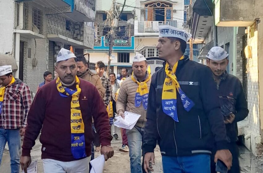  आम आदमी पार्टी महानगर टीम ने विद्या विहार वार्ड 73 सिंगल मंडी में डोर टू डोर अभियान की शुरुआत की..