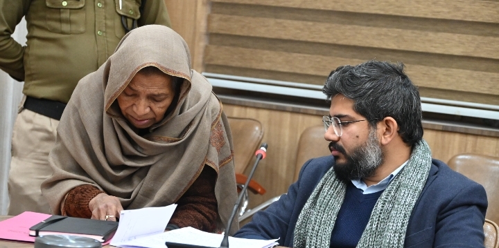  जिलाधिकारी के निर्देर्शों के क्रम में आज मुख्य विकास अधिकारी अभिनव शाह की अध्यक्षता में ऋषिपर्णा सभागार में जनता दर्शन/जनसुनवाई कार्यक्रम का आयोजन किया