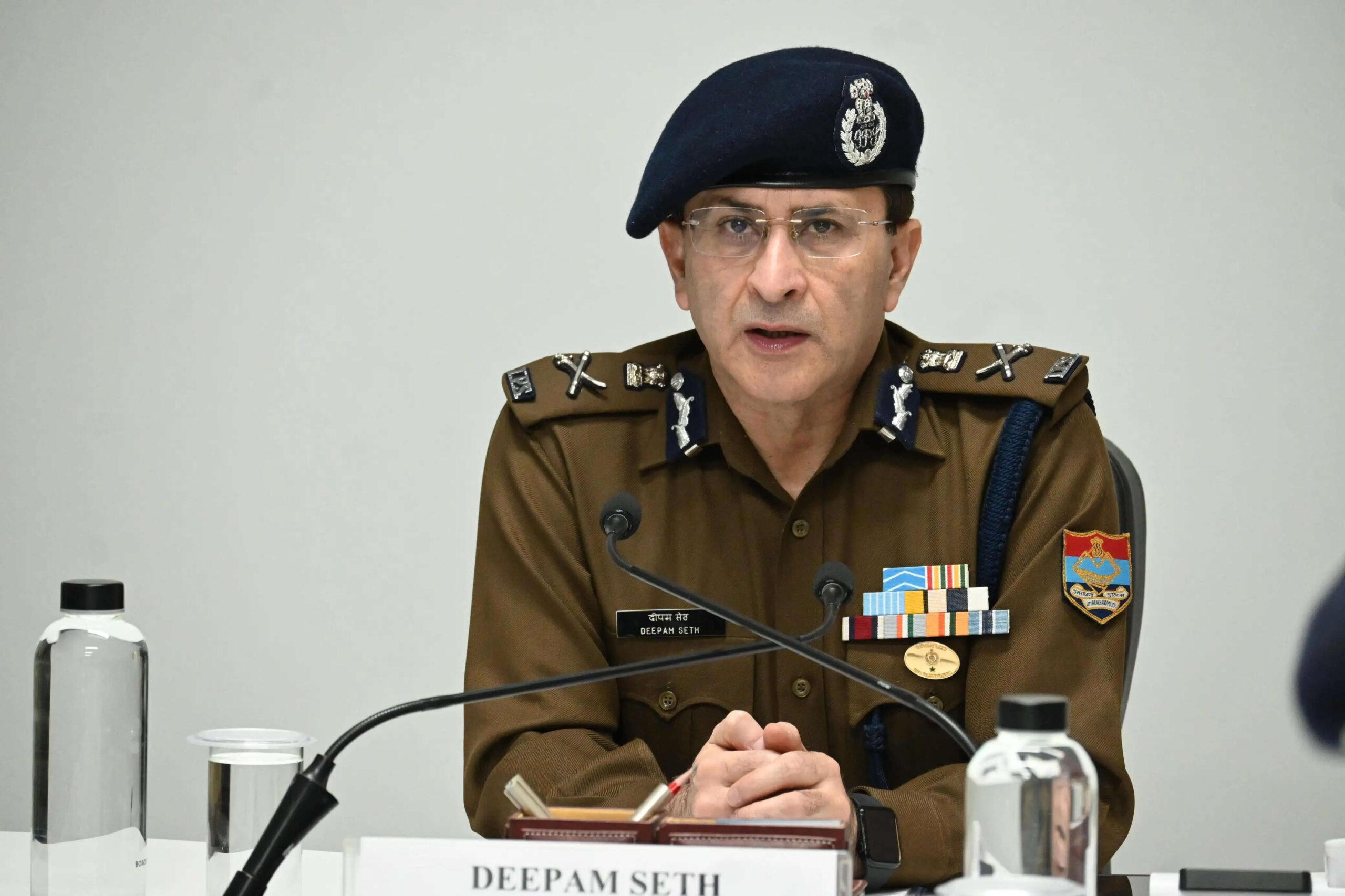  पुलिस महानिदेशक ने समस्त जनपद प्रभारियों को दिए कई महत्वपूर्ण दिशा-निर्देश