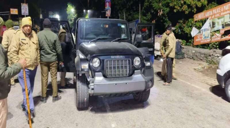  रईसजादे ने नशे में दौड़ाई थार, तोड़ा पुलिस बैरियर, पुलिस ने निकाली हेकड़ी