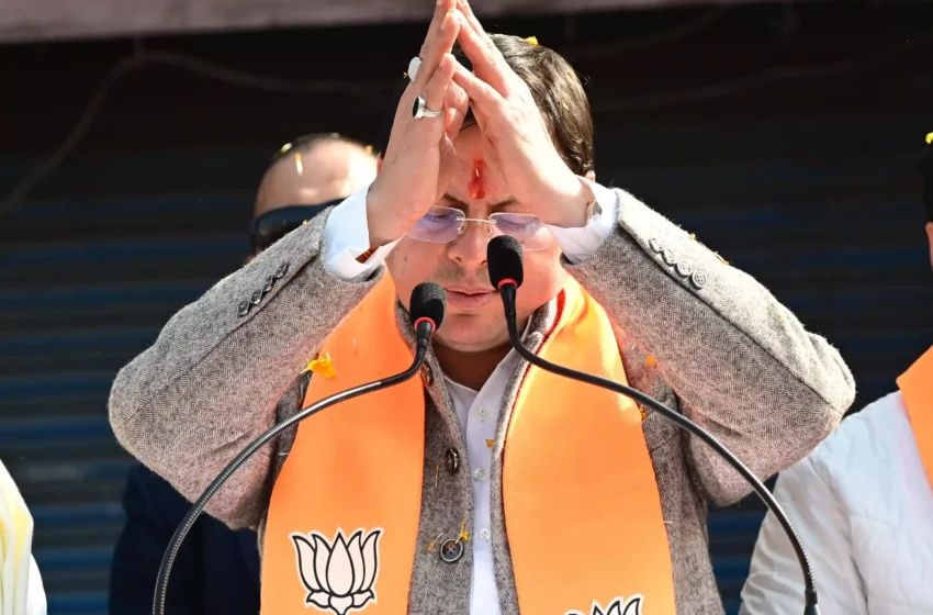  बाजपुर में सीएम धामी का रोड शो: भाजपा के पक्ष में जनता से मतदान की अपील