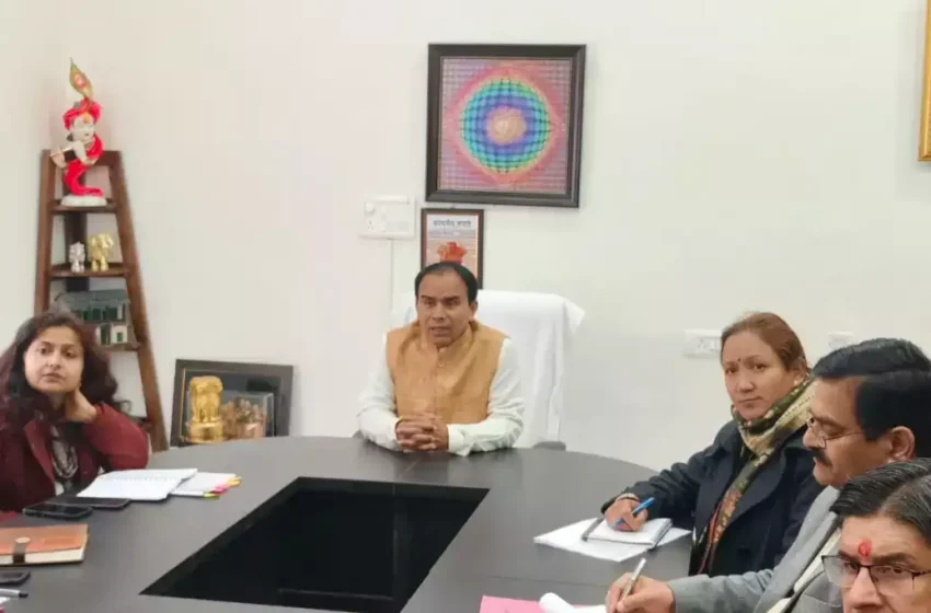  लंबे समय से गैरहाजिर शिक्षकों के खिलाफ होगी कार्रवाई : धन सिंह रावत