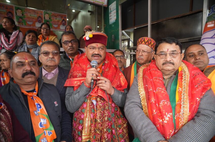  रायपुर विधानसभा के अंतर्गत विधायक उमेश शर्मा काऊ जी के नेतृत्व में भाजपा महापौर प्रत्याशी सौरभ थपलियाल के द्वारा से लेकर 16 वार्ड में जनसंपर्क जनसभाएं की