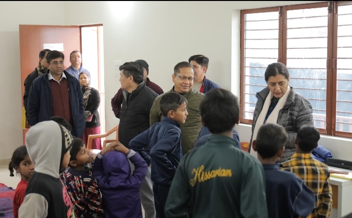  एसडीएम सदर ने किया आधुनिक इंटेंसिव केयर शेल्टर का निरीक्षण