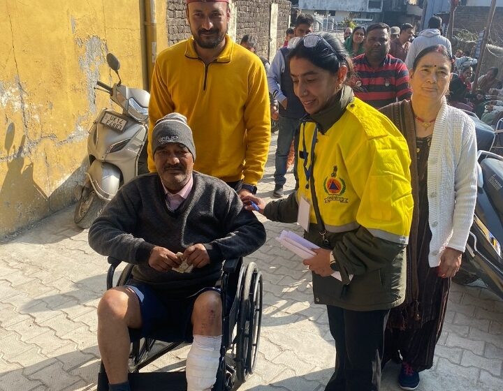  आज देहरादून में मतदाता कर रहे हैं अपने अधिकार का प्रयोग दिव्यांग मतदाताओं के लिए विशेष सुविधाएं और महिला सशक्तिकरण की दिशा में ठोस पहल