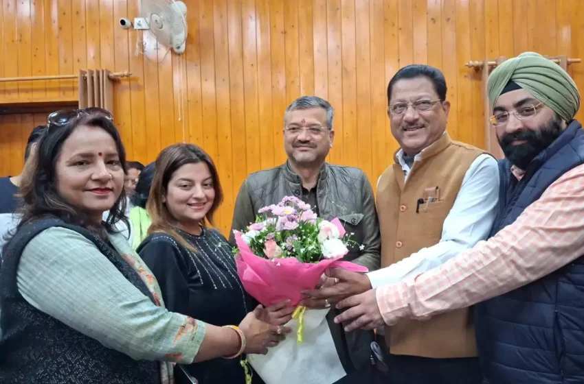  नव निर्वाचित कांग्रेस पार्षदों ने की महापौर से मुलाकात