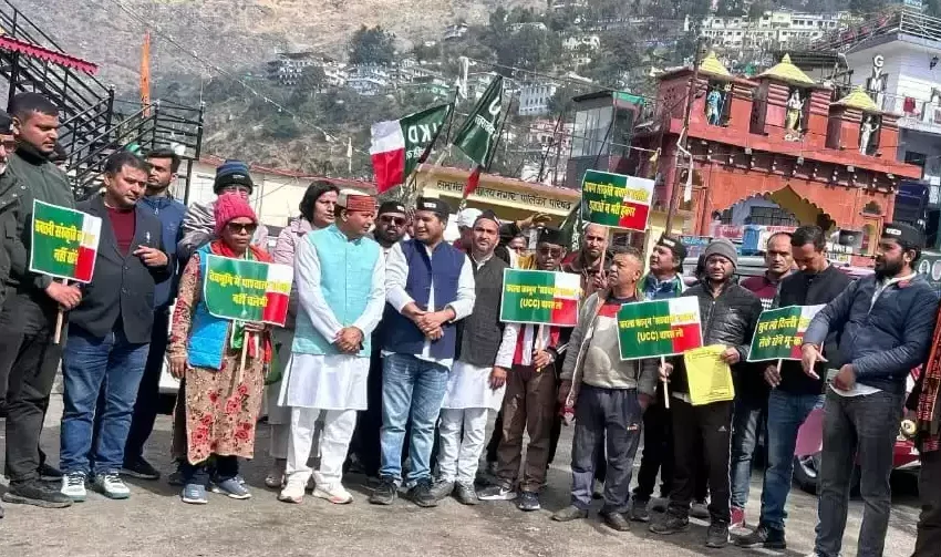  संस्कृति बचाओ पदयात्रा पहुंची गोपेश्वर