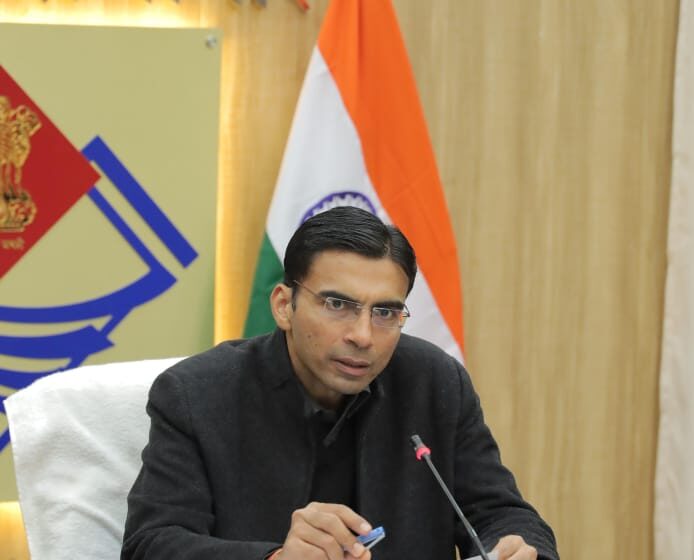  वन पंचायतों को उनके मौलिक अधिकारों से करेंगे संपन्न : डीएम