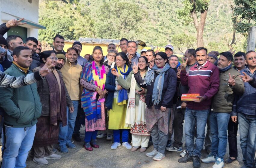  टीम धर्मेन्द्र का खाता मातृ शक्ति के आगाज से रायपुर में श्रीमती बिमला रावत जी (उपाध्यक्ष) रायपुर और कालसी से श्रीमती सोनल वर्मा जी (प्रचार मंत्री) से शुभारंभ हुआ