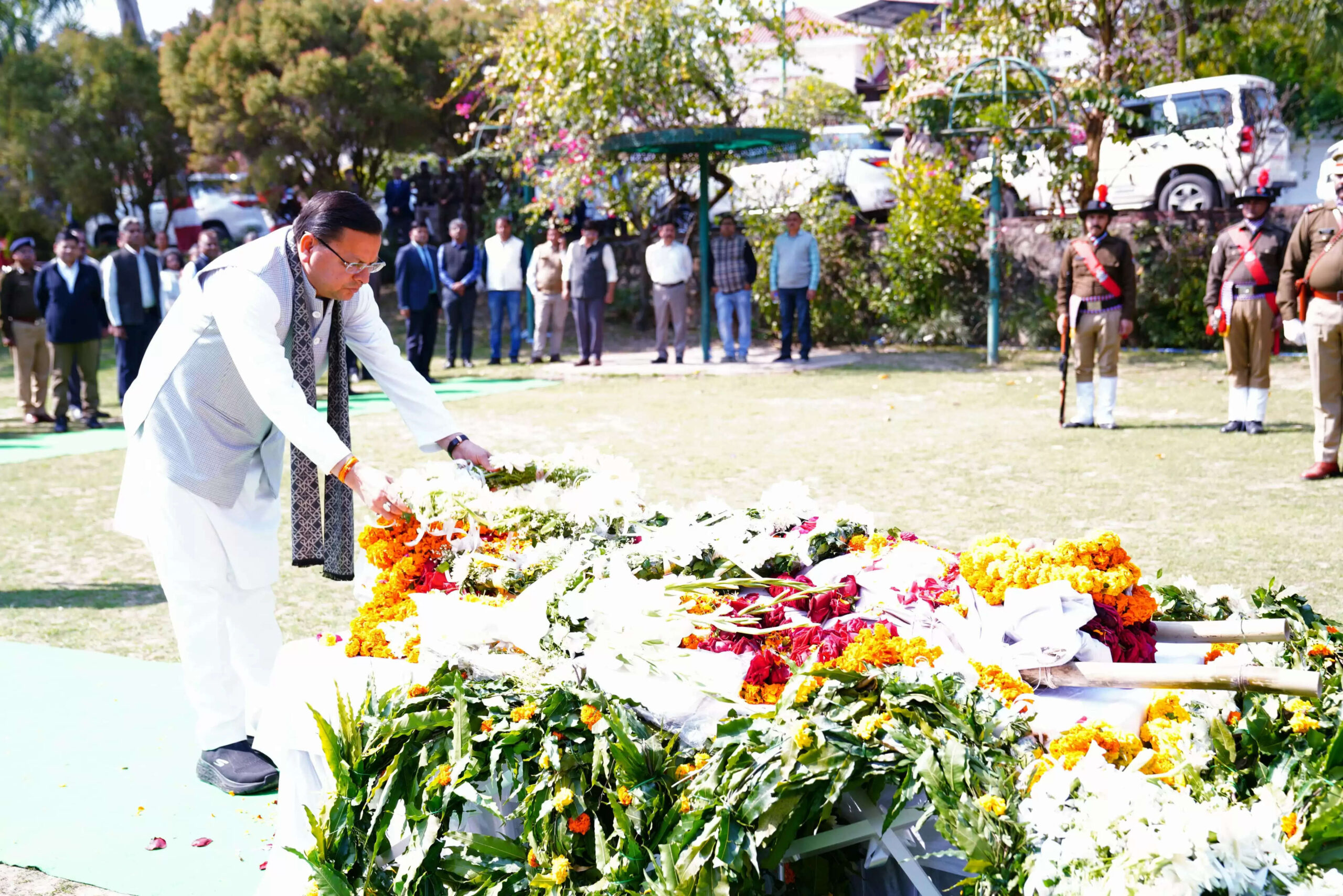  मुख्यमंत्री ने सीनियर आईपीएस केवल खुराना को अर्पित की श्रद्धांजलि