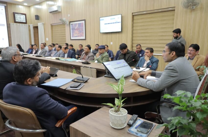  एक सप्ताह के भीतर शिकायत निस्तारण करें विभाग : डीएम