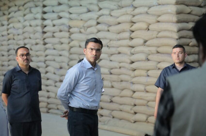  दूरस्थ ग्रामीणों, स्कूली नौनिहालों, धात्री माताओं को नही करने देंगे निकृष्ट अनाज का सेवन : डीएम