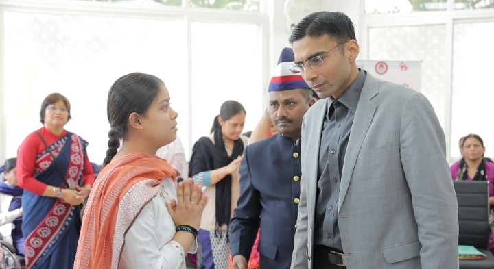  किसी के जीवन में स्थायी सुधार लाना पूनित कार्य, इनसे मिलने वाली आत्मीय शांति अद्वैत : डीएम