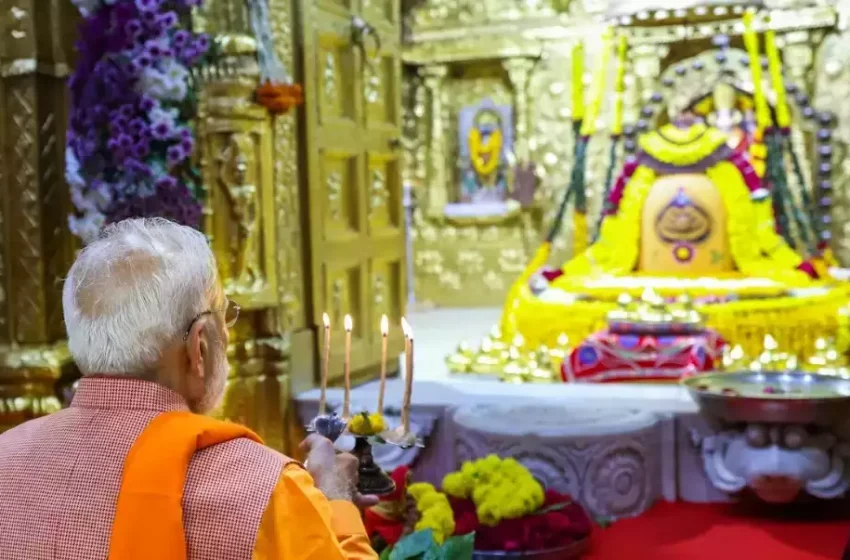 प्रधानमंत्री नरेन्द्र मोदी ने की सोमनाथ महादेव की पूजा-आरती